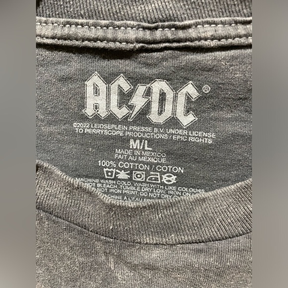 NWOT AC DC Cropped Grey Washout Top Raw Hem Size M/L - Picture 4 of 4